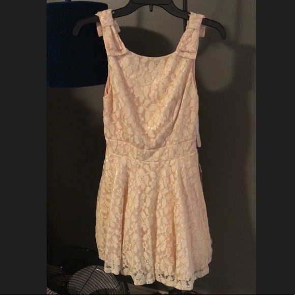 Clothes - Picture 8 of 8